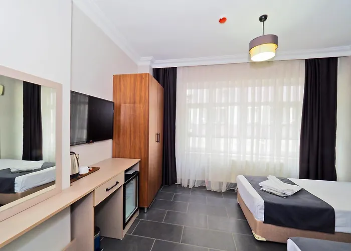 Diamond Old City Hotel 3*