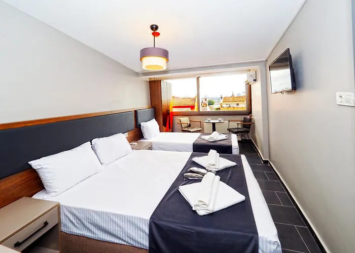 Diamond Old City Hotel 3*