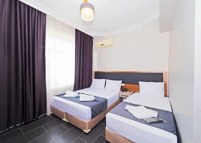 Diamond Old City Hotel 3*