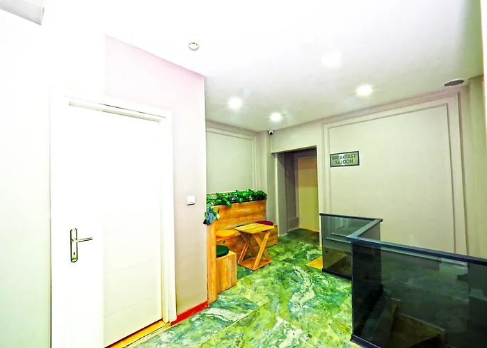 Diamond Old City Hotel